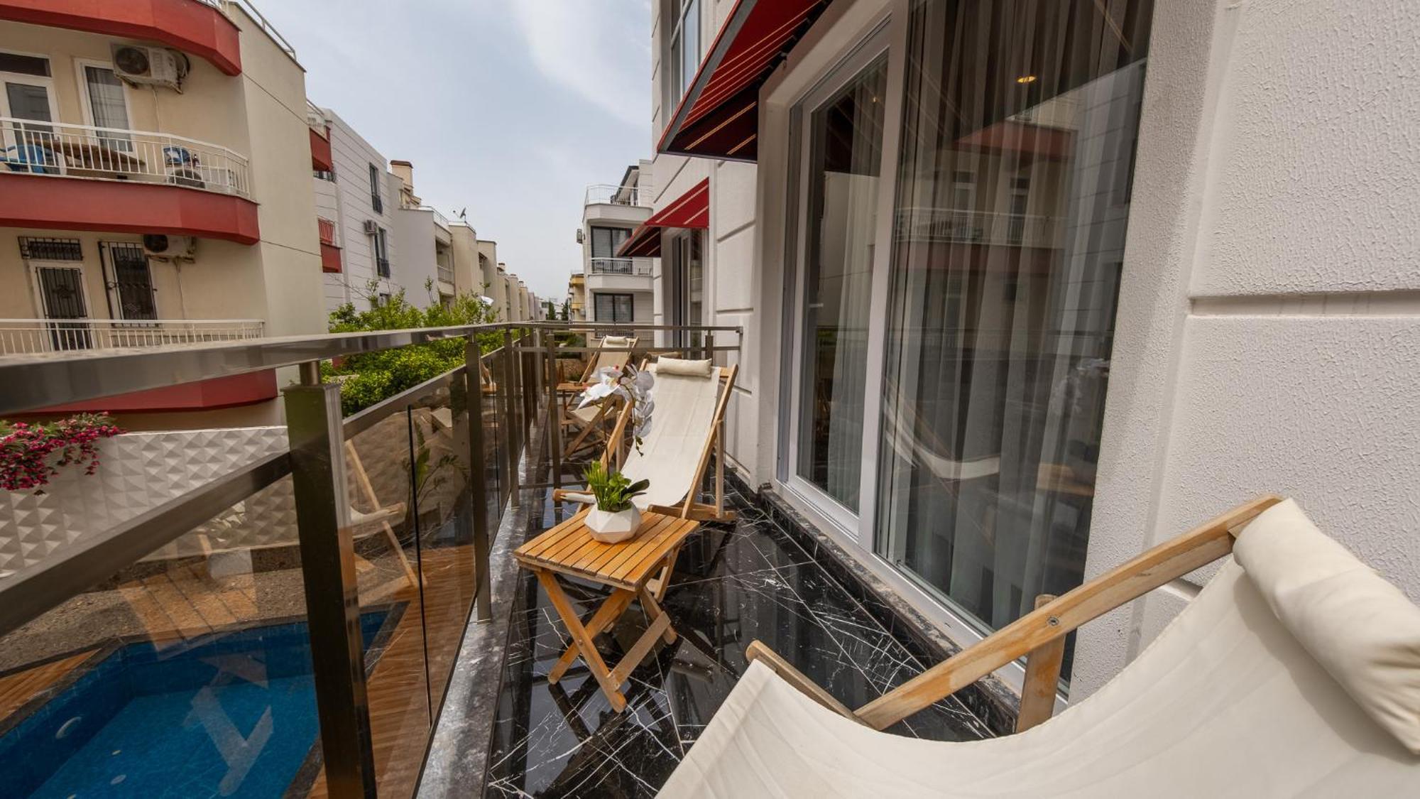 Mrt Suites Lara Antalya Zewnętrze zdjęcie